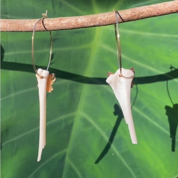 SOLD - WHEN BUNDLED! Real (Broken) Possum Femur Bone Butterfly Hoop Earrings - Picture 6 of 7